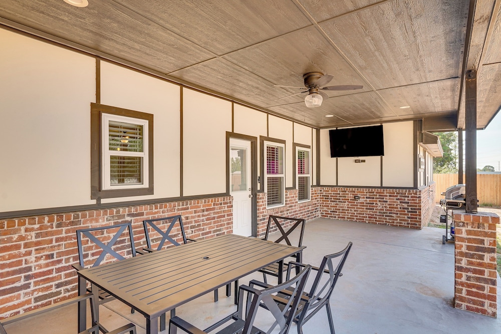Golf, Shop & Explore: Home 5 Mi to Dtwn Midland!