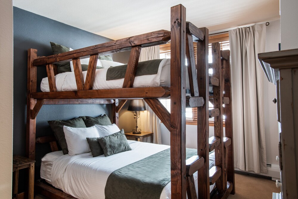 Zephyr Mountain Lodge Vacation Condos - Winter Park CO