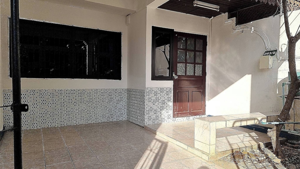 Chiang Mai Oasis 2-bedroom Home With Private Entrance & Modern Amenities