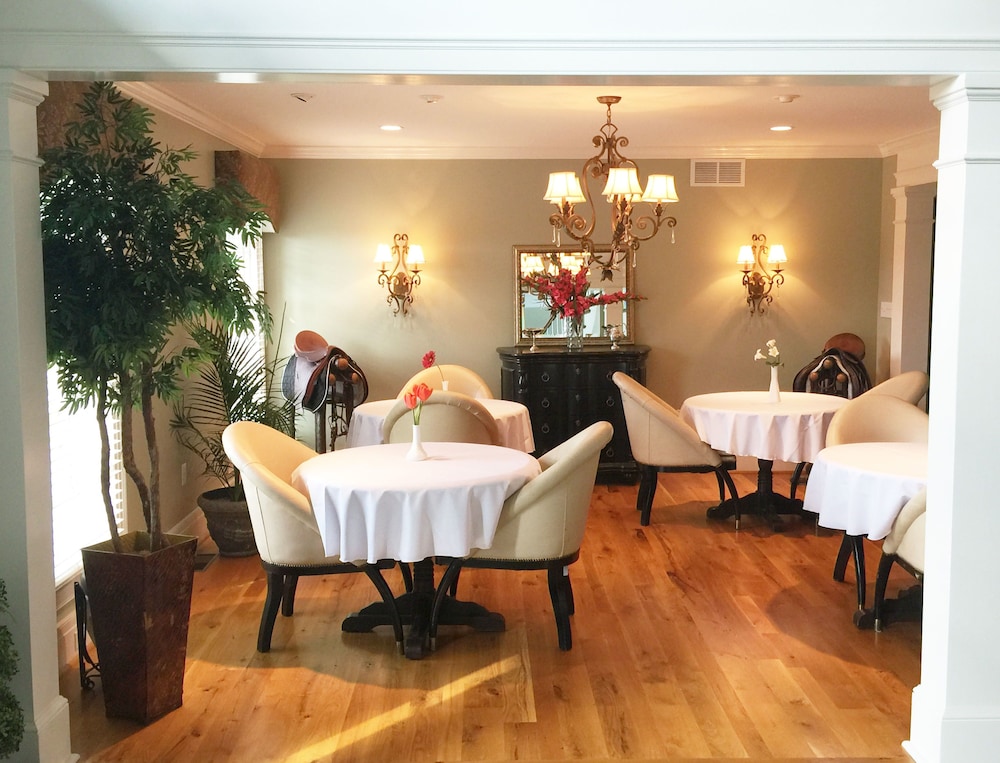 The B & B at Queenslake