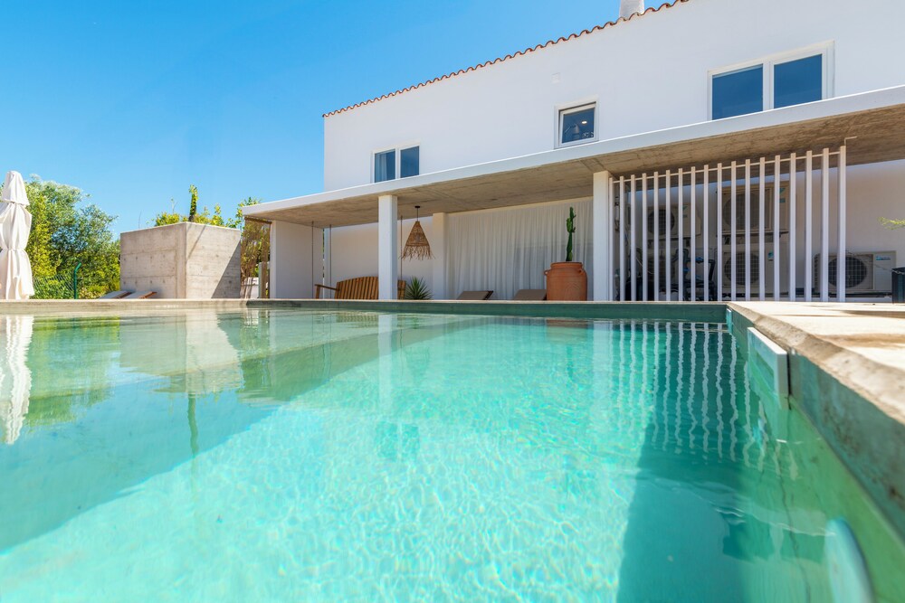 Laranjal Farm House