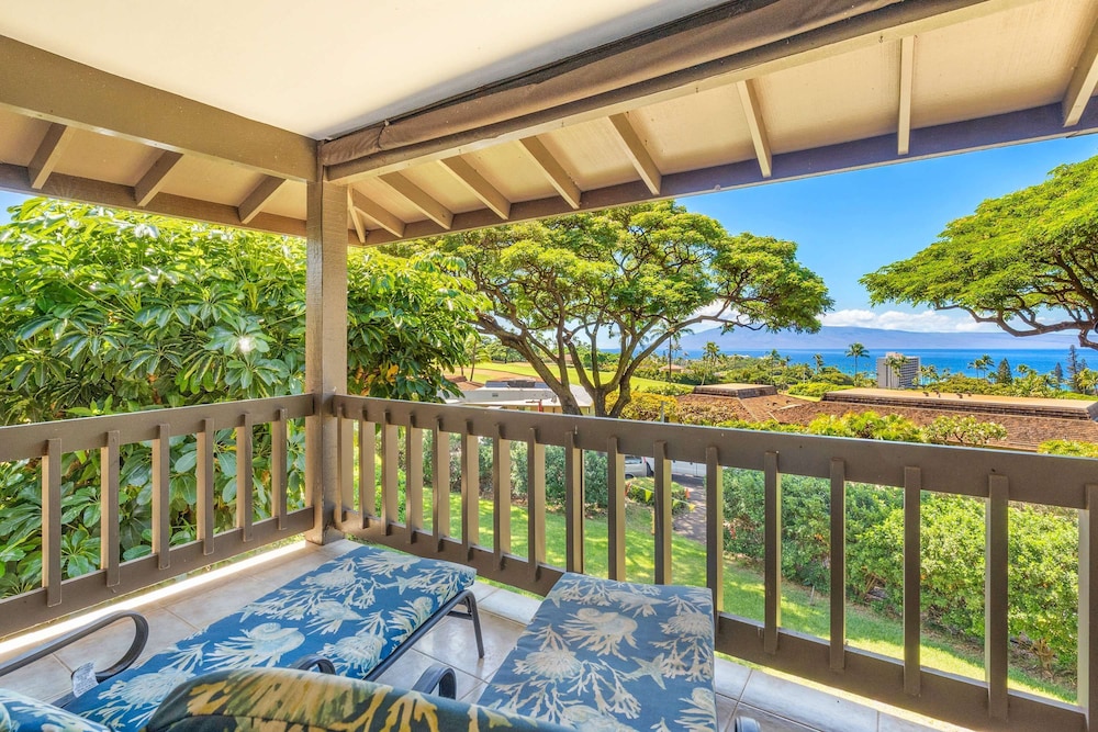 Ocean View Kaanapali Condo w 2 Lanais Loft AC Pool Walk to Beach