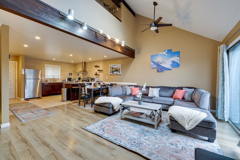 Pocono Paradise Ultimate Camelback Getaway 4 Bedroom Townhouse