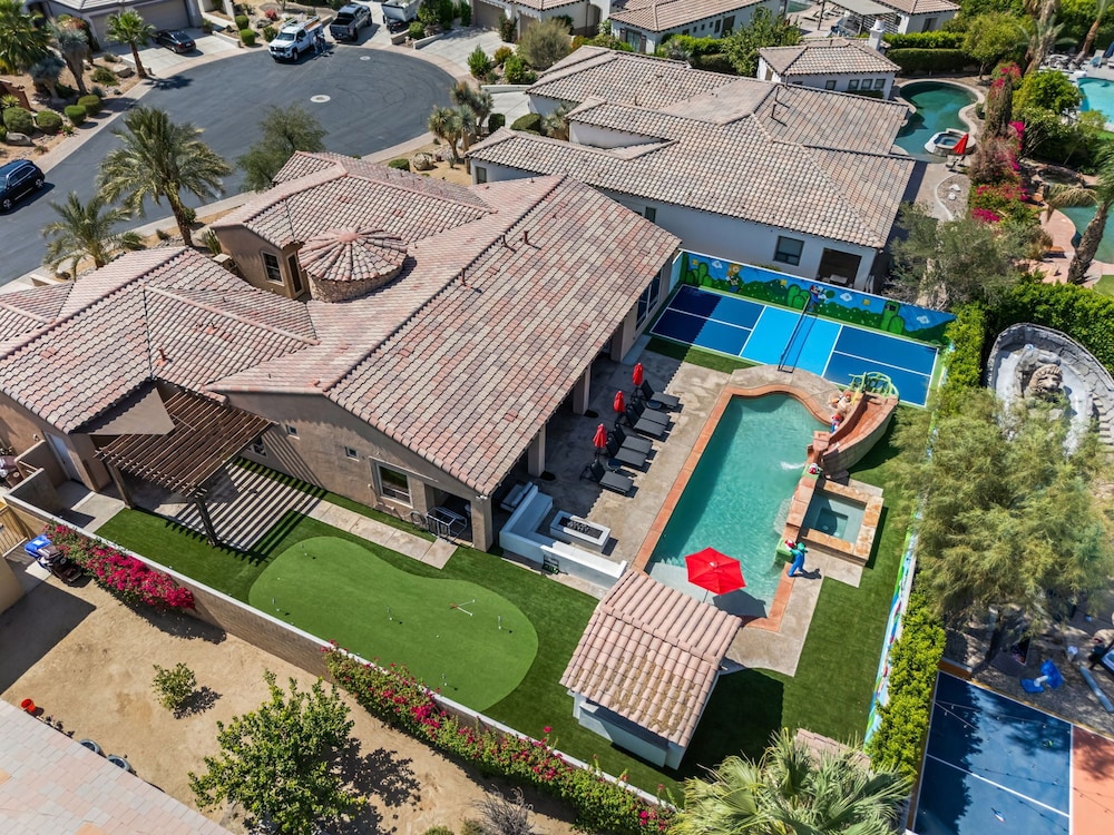 Super Mario Retreat Dream Getaway