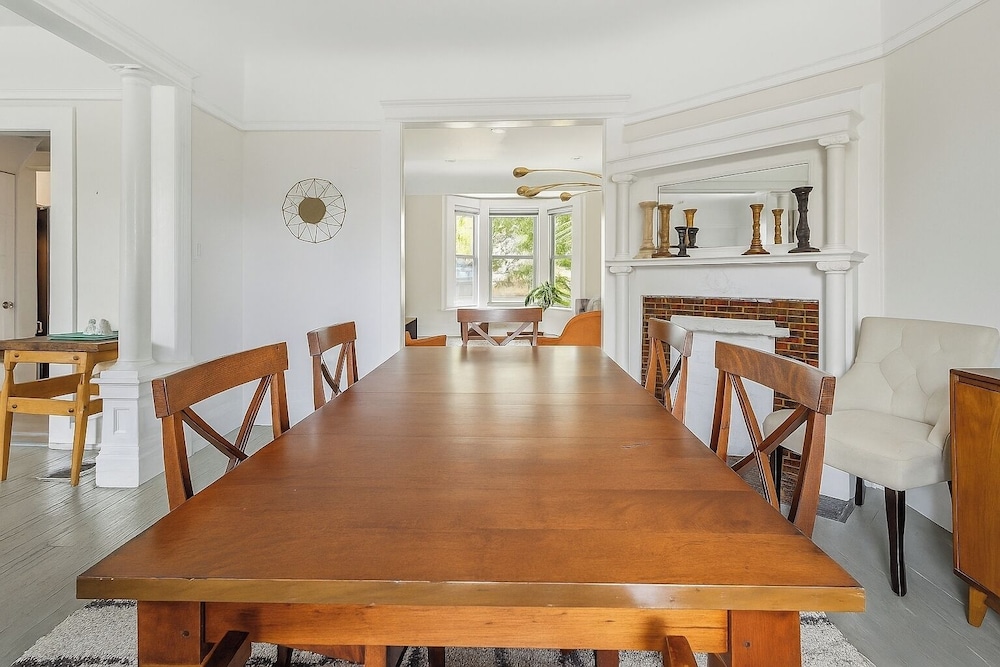 Detroit 6BR House Wifi, Parking, Pet Friendly