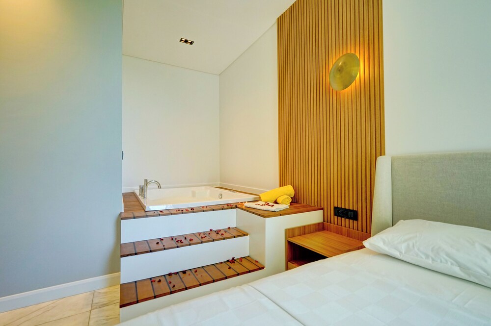 Neptune-2 PLANET LUXURY VILLAS