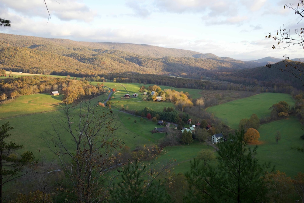 Fort Lewis Lodge
