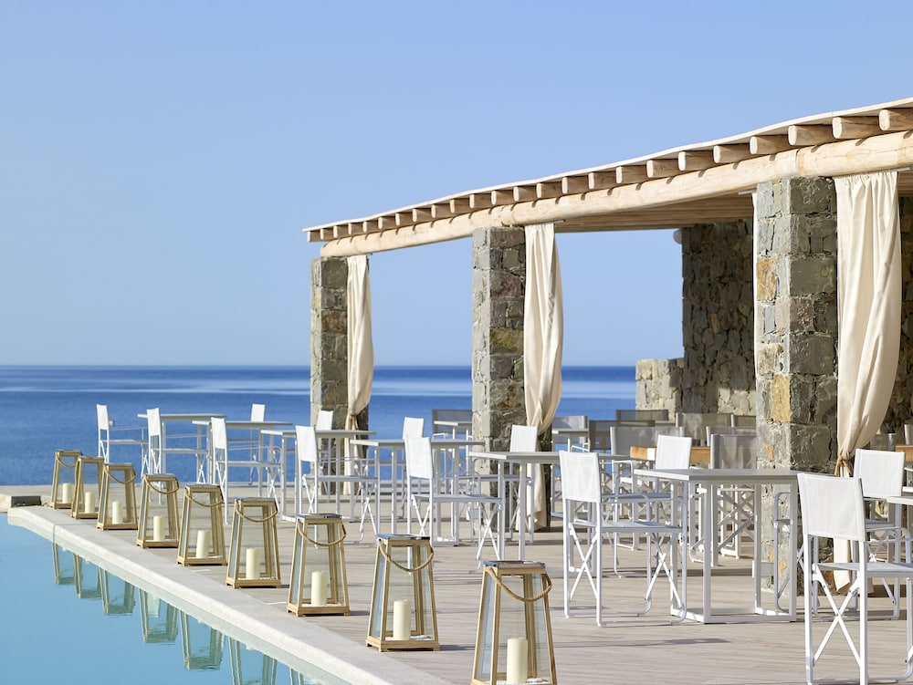 Artemis Seaside Resort