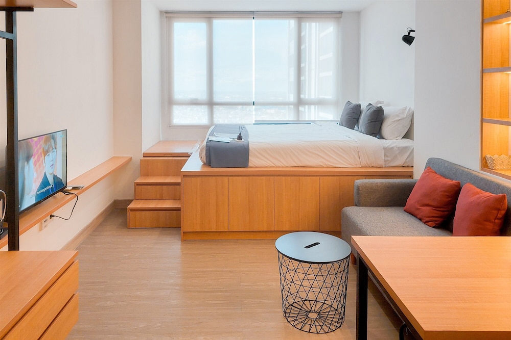 Modern And Cozy Studio At Collins Boulevard Apartment
