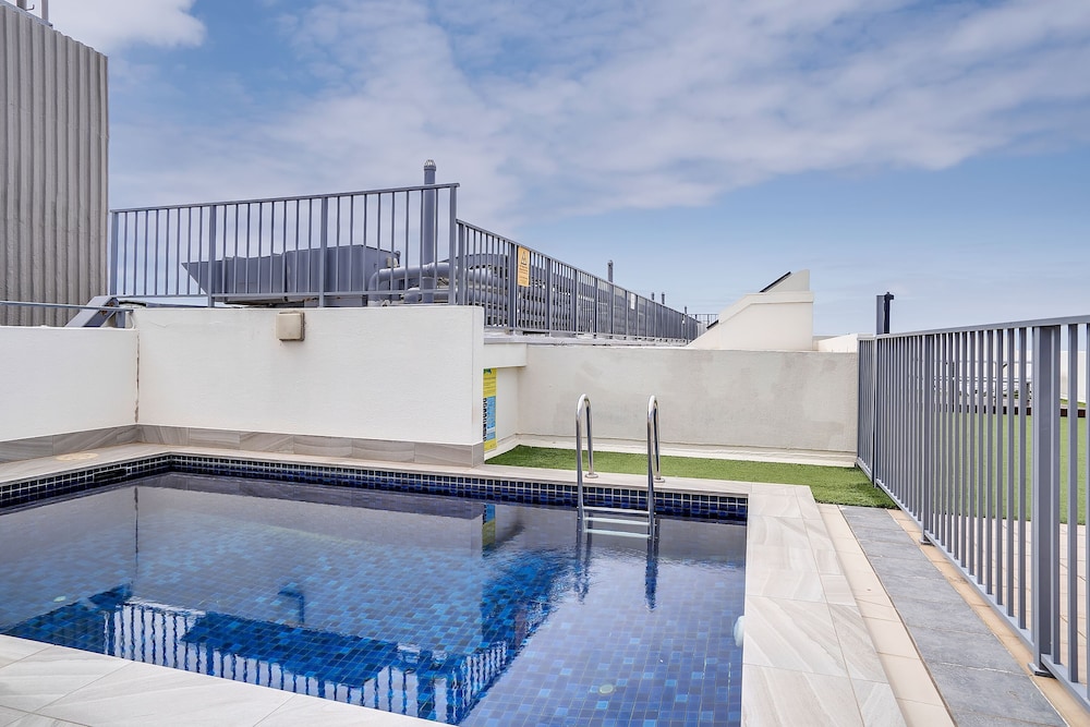 Bright 1 Bedroom Unit in the Heart of Manly