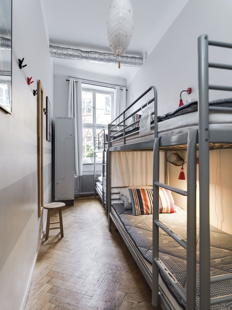 Castanea Old Town Hostel