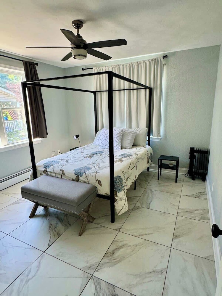 Solomons Island 6BR Family Getaway