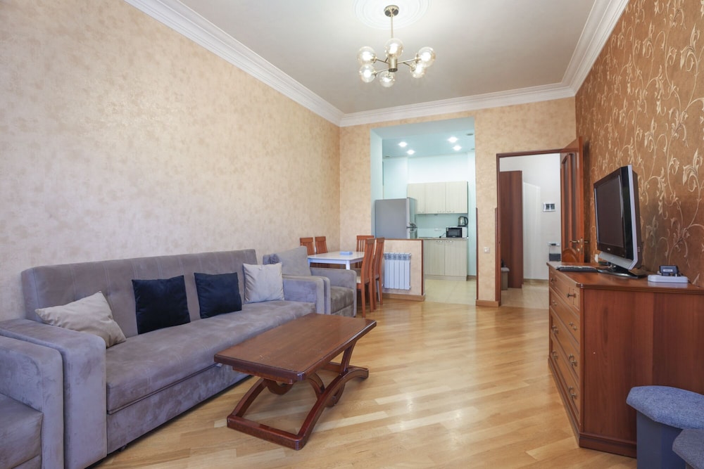 Stay Inn on Buzand 13