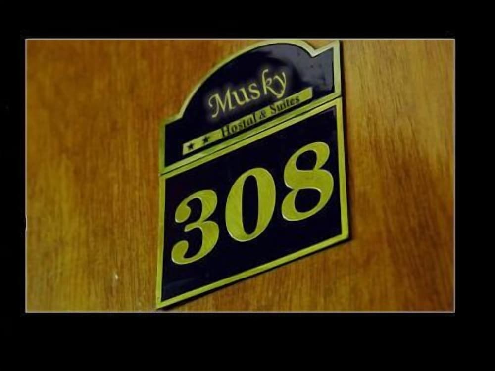 Musky Hs & Suites