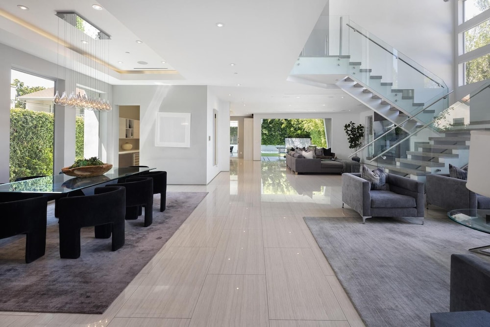 Alfred Villa - Image 4