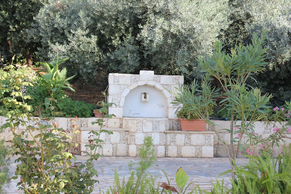 Villa Knossos