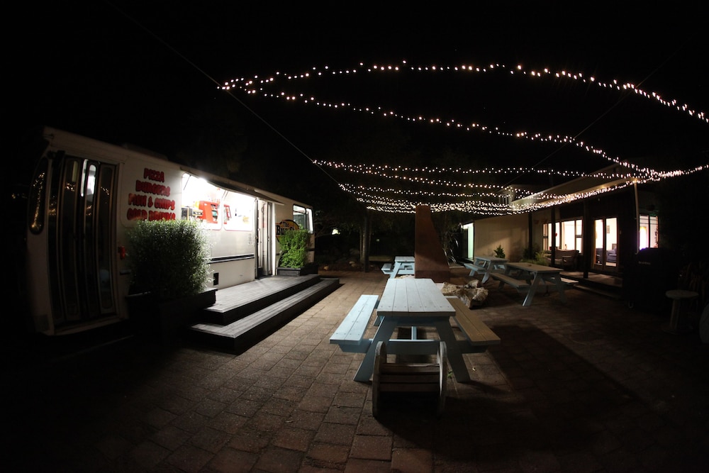 Adventure Inn Marahau - Hostel view 2
