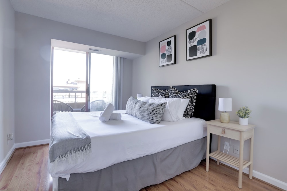 Cozy Pentagon City Retreat