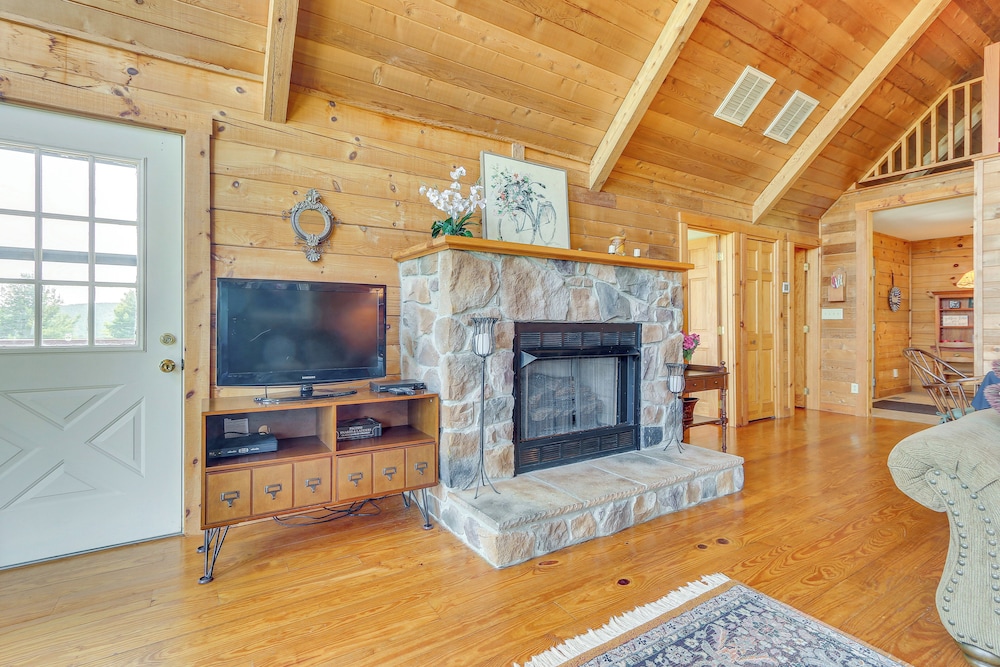 Stunning Gore Vacation Rental on 10 Acres of Land! view 5