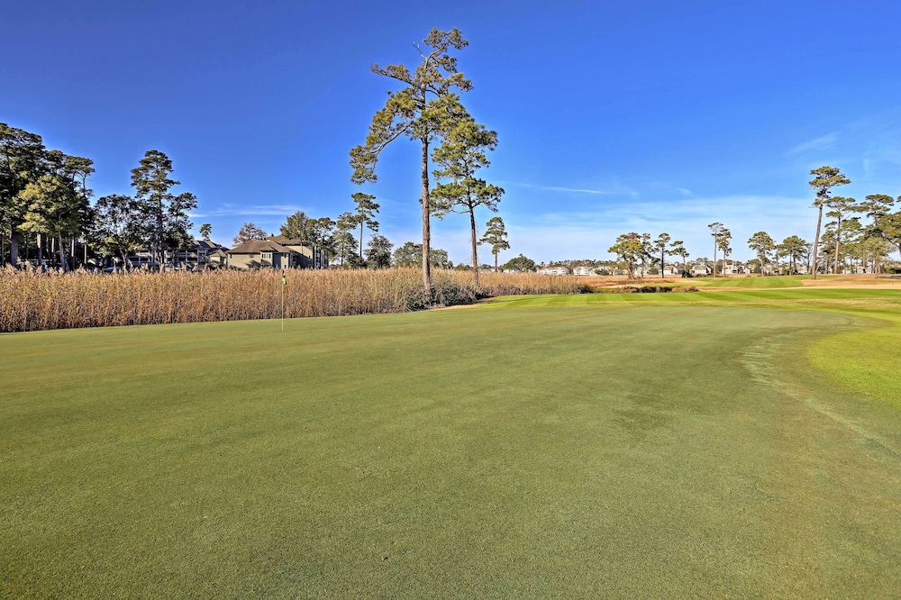 3 Mi to Cherry Grove Beach: Coastal Condo Retreat!