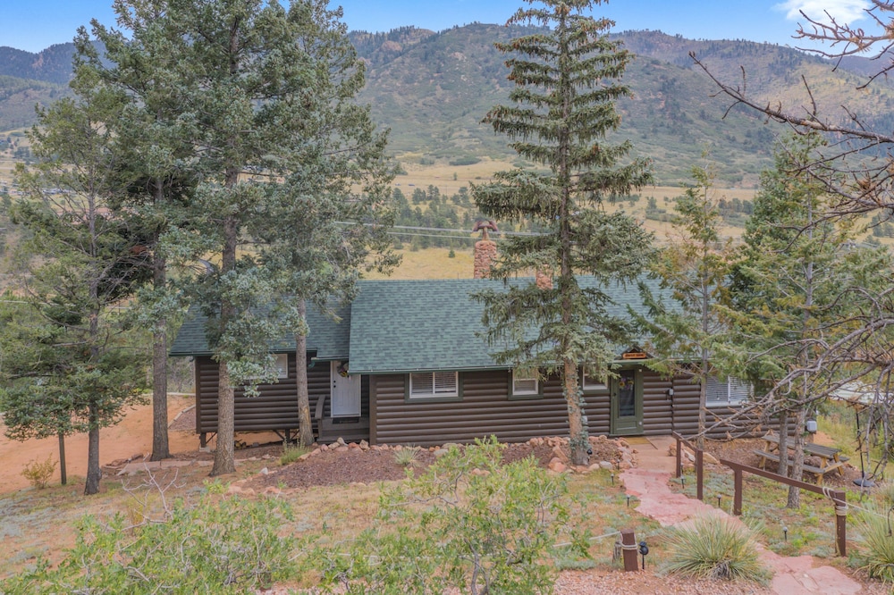 Cowboy Cabin view 3