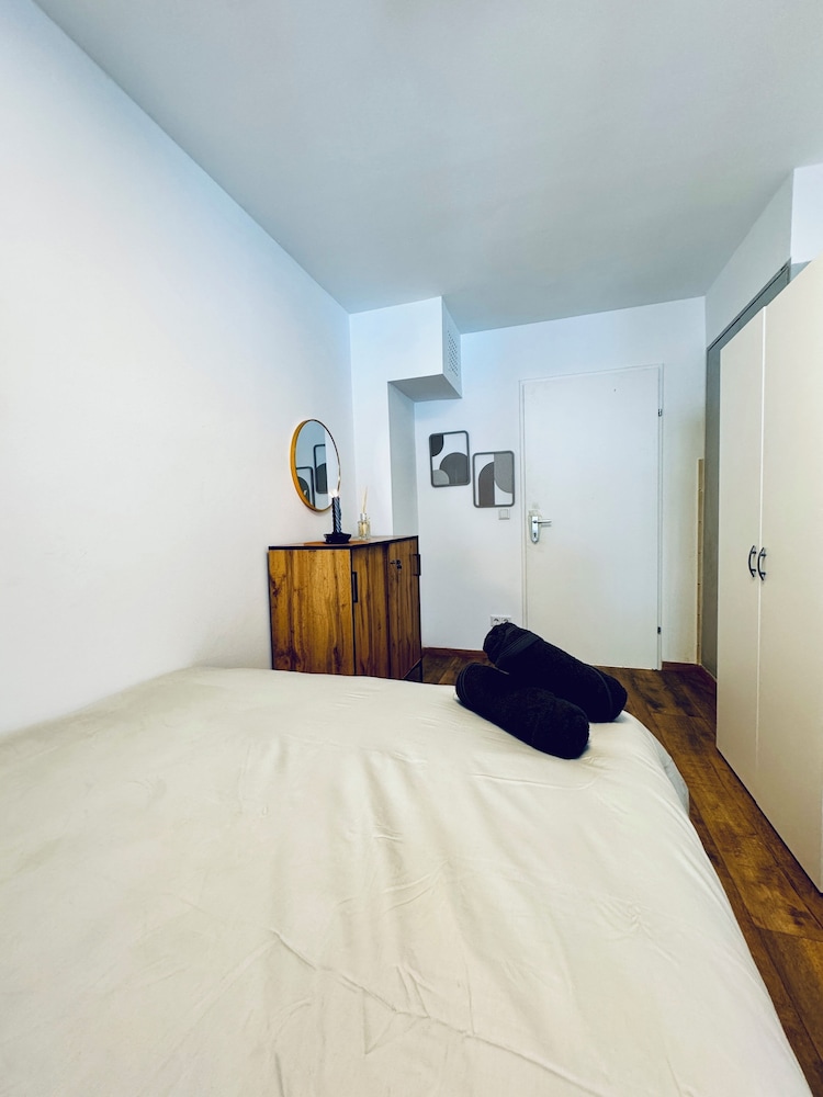 Comfortable Room Near Kaufpark Alterlaa
