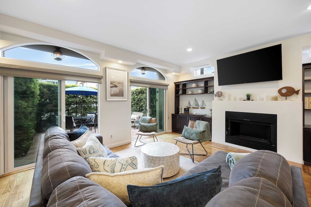Belmont Shore Retreat Rooftop Lounge, Putting Green & Near 2nd Street Beaches