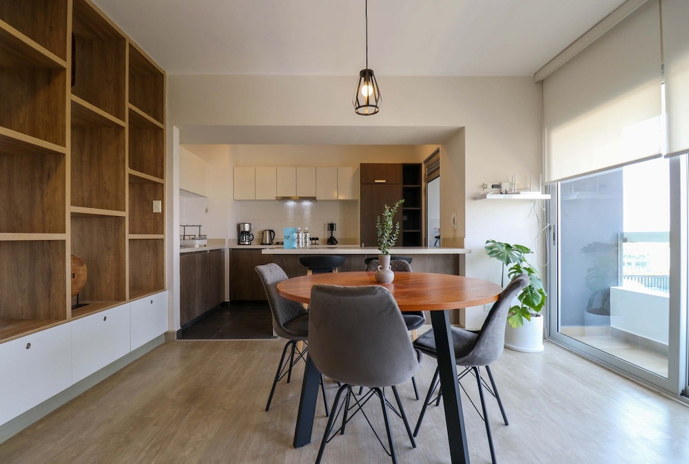 w Comfy 2BR w Park View in Miraflores