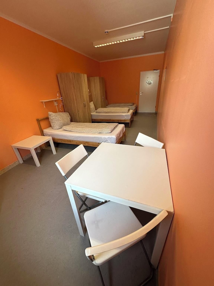 2-Rent Group Hostel Zimmer&Apartments GKP2