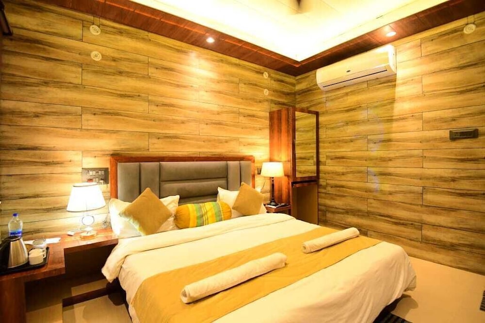 KANHA RETREAT - VRINDAVAN