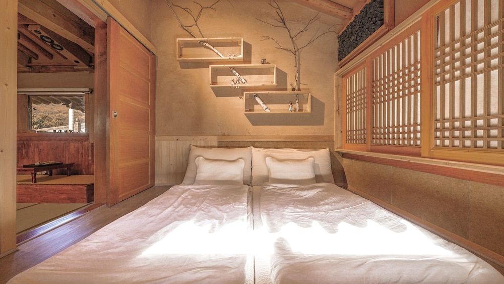 Yangpyeong Agni Choshi Mae Hanok Stay