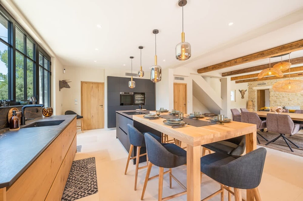 Villa Lou Panta Elegance and Comfort in the Heart of Saint-r My-de-provence