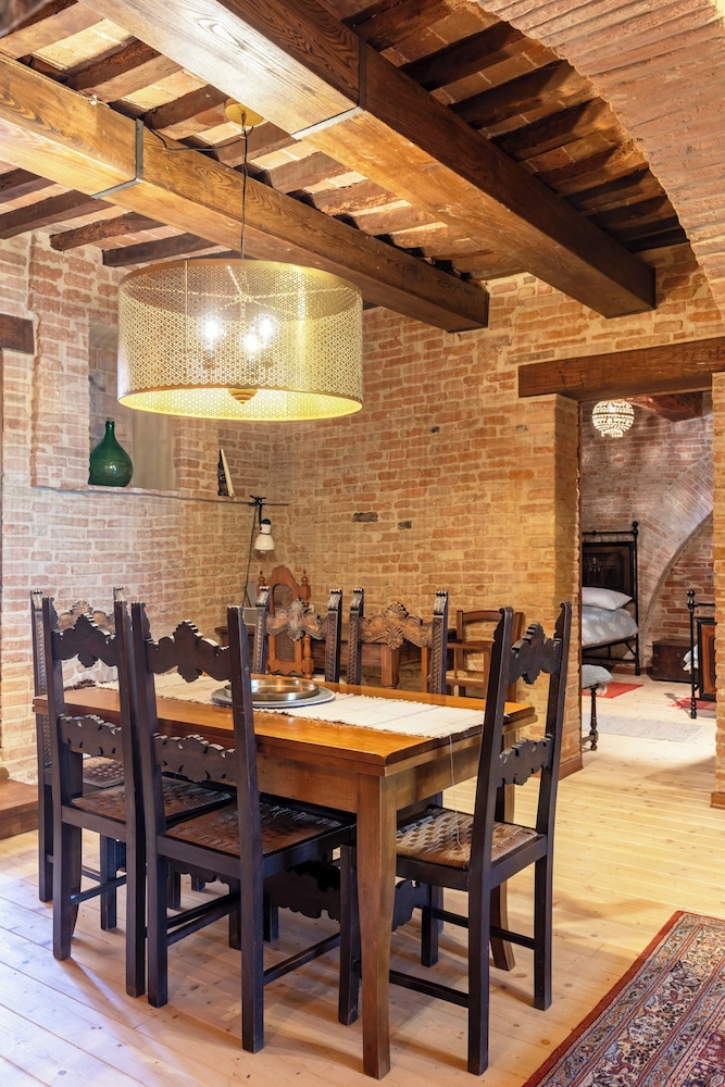 Tuscany - Townhouse - Sleeps 18 - Garden Near Lake