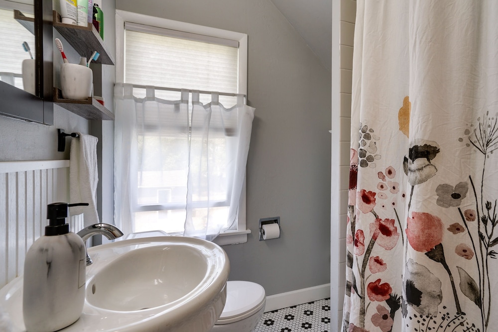 Pet-friendly Saint Paul Home Near Allianz Field!