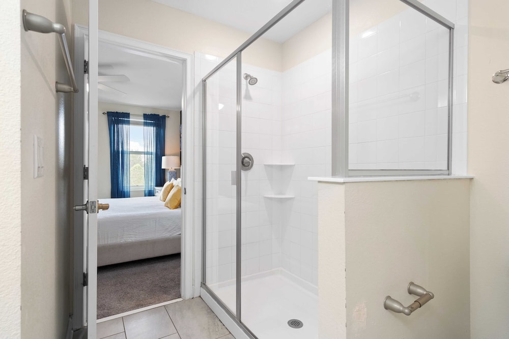 Stinger Luxe Retreat by Avantstay 8BR Luxury Villa Near Disney w/ Pool & Game Room