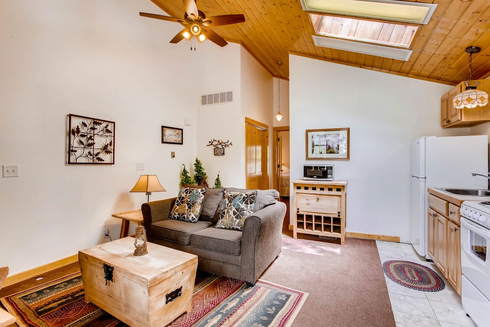 Estes Park Condos - Property Image 16
