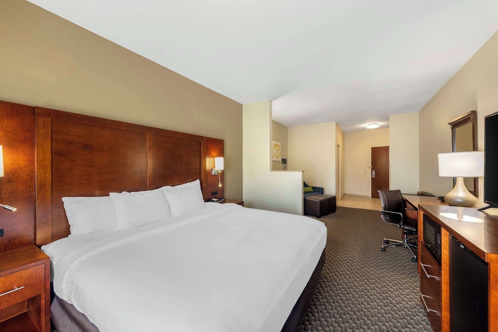 Cullman Vacations - Comfort Suites Cullman I-65 Exit 310 - Property Image 4
