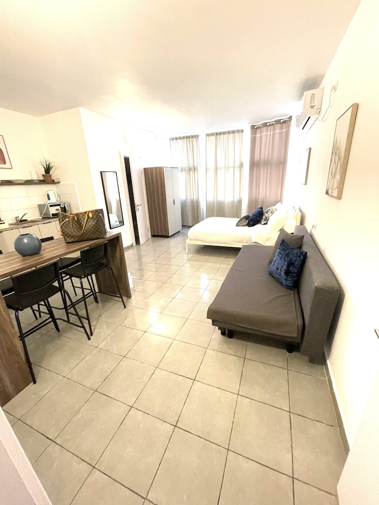 Ha-Carmel Market Apartment
