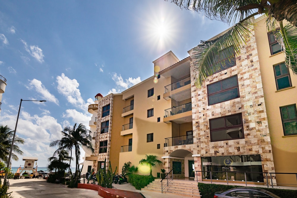 Hotel Condo El Faro Coral By Playa Paradise - Image 1