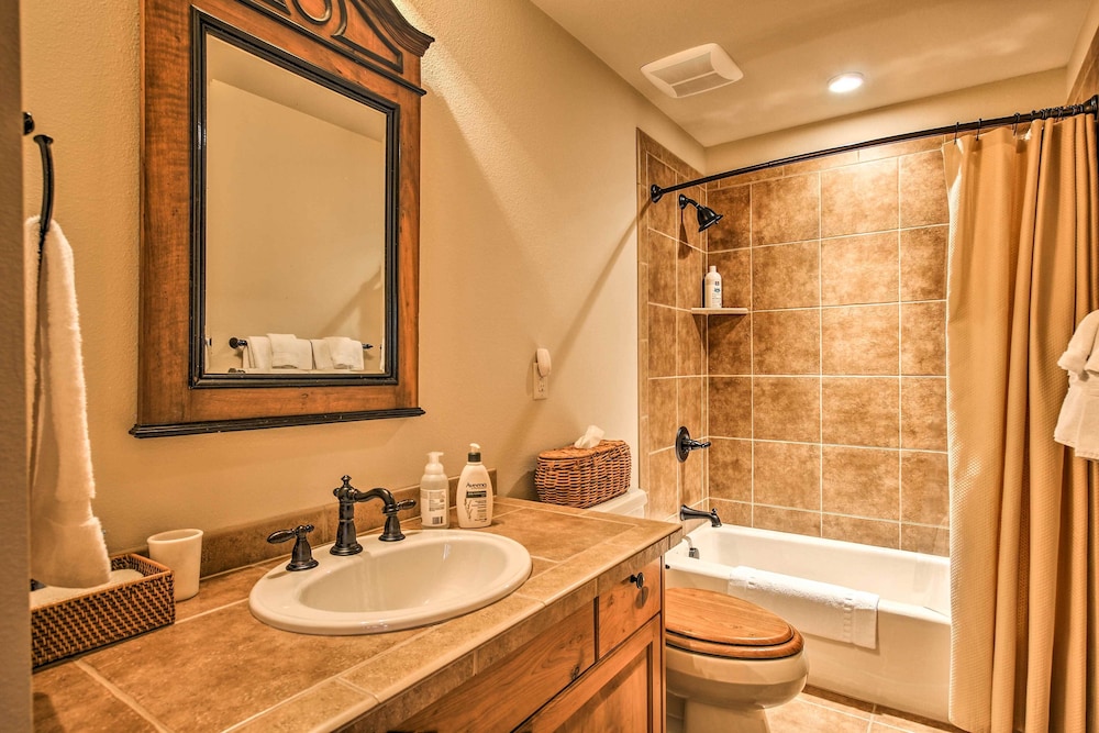 Lake & Mountain Views: Stunning Estes Park Home!