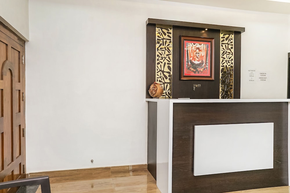 OYO 24932 Hotel Royal Stay view 3