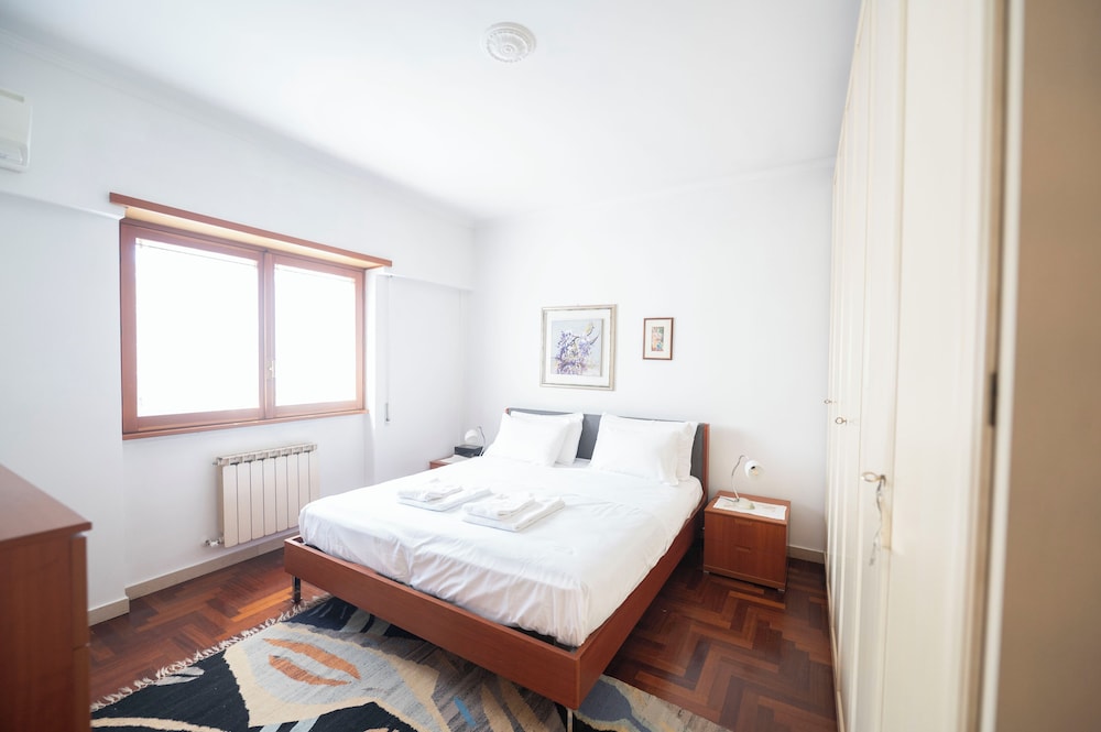 Luminous 2Br Family Apartment In Residential Area