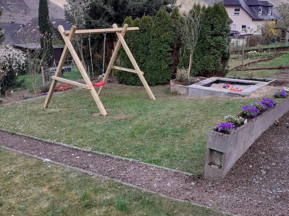 Comfortable Holiday Home Near Vineyards in Bremm