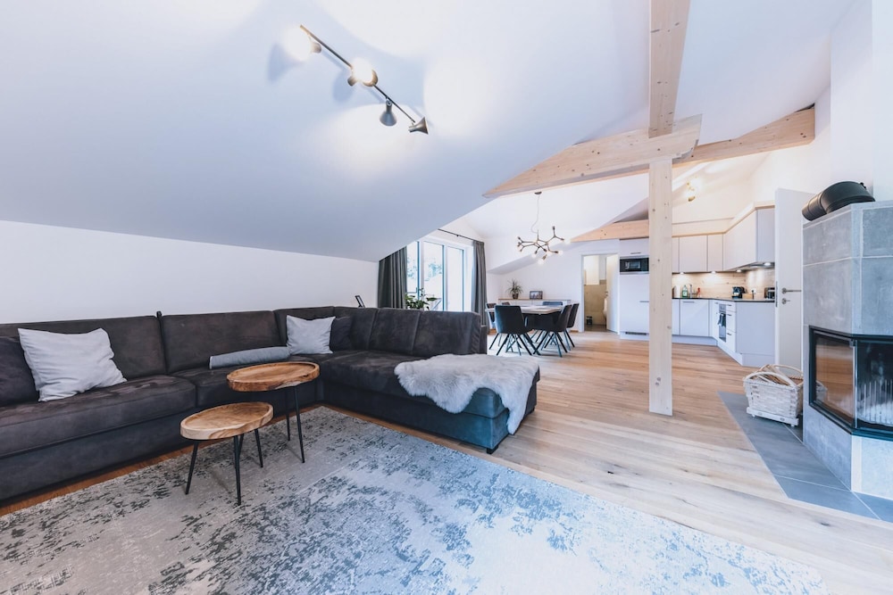 M1 - Penthouse Apartment