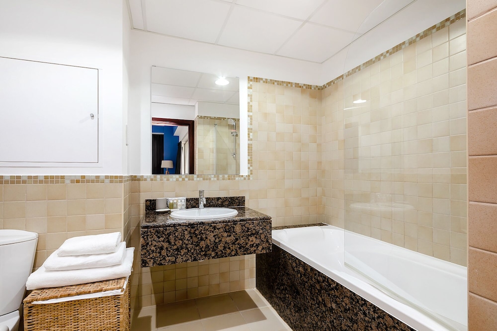 Panoramic Spacious City View 2BR Escape