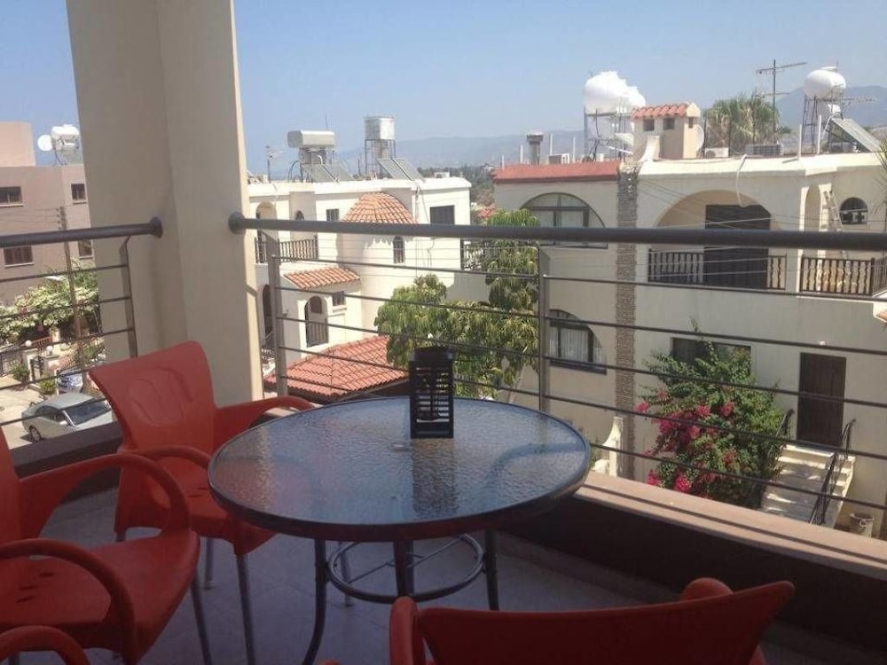 Niro Apartments