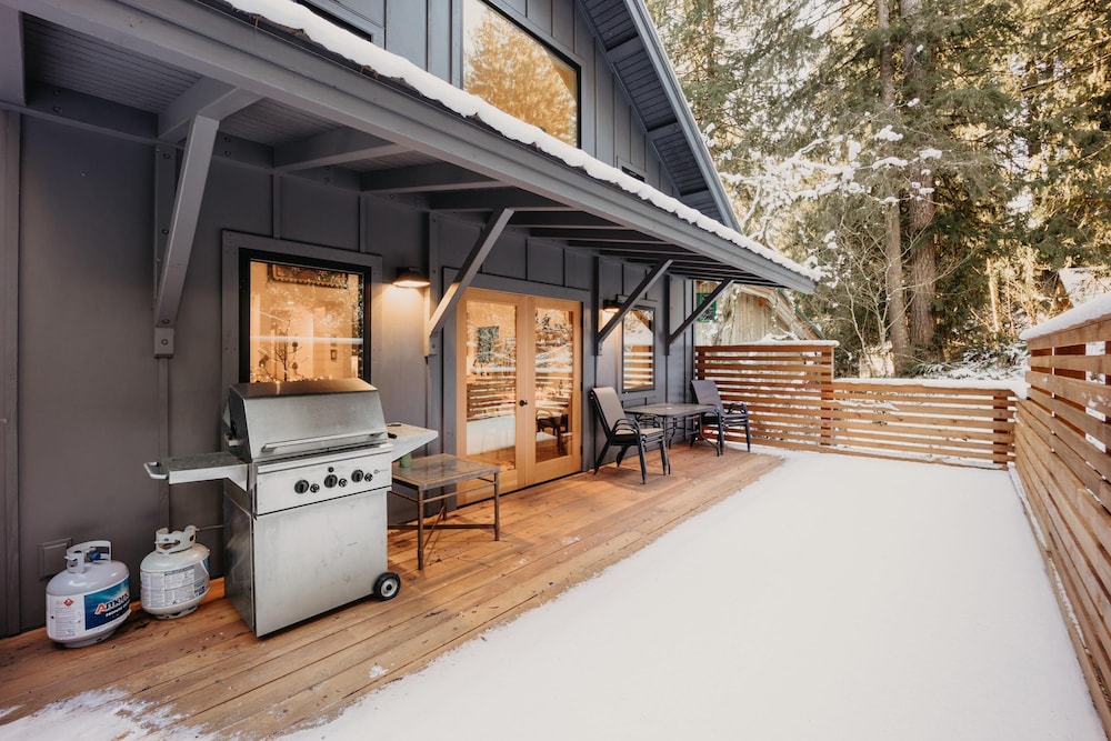 Mt Baker Rim Cabin 50 With Wifi, Hot Tub and Air Conditioning