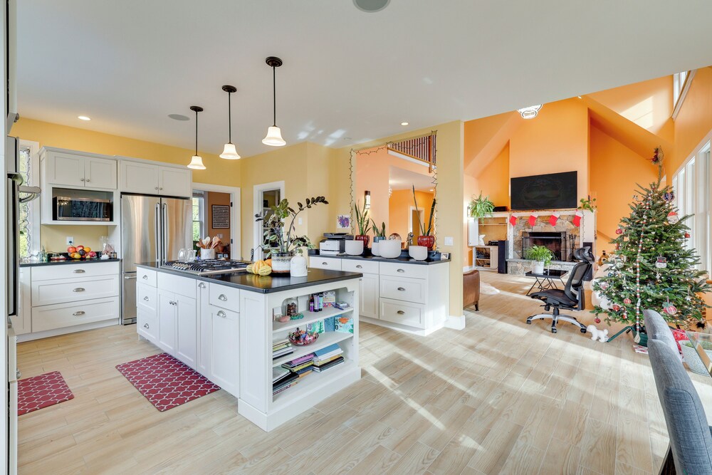 Secluded Family Home Near Hiking in Voluntown!