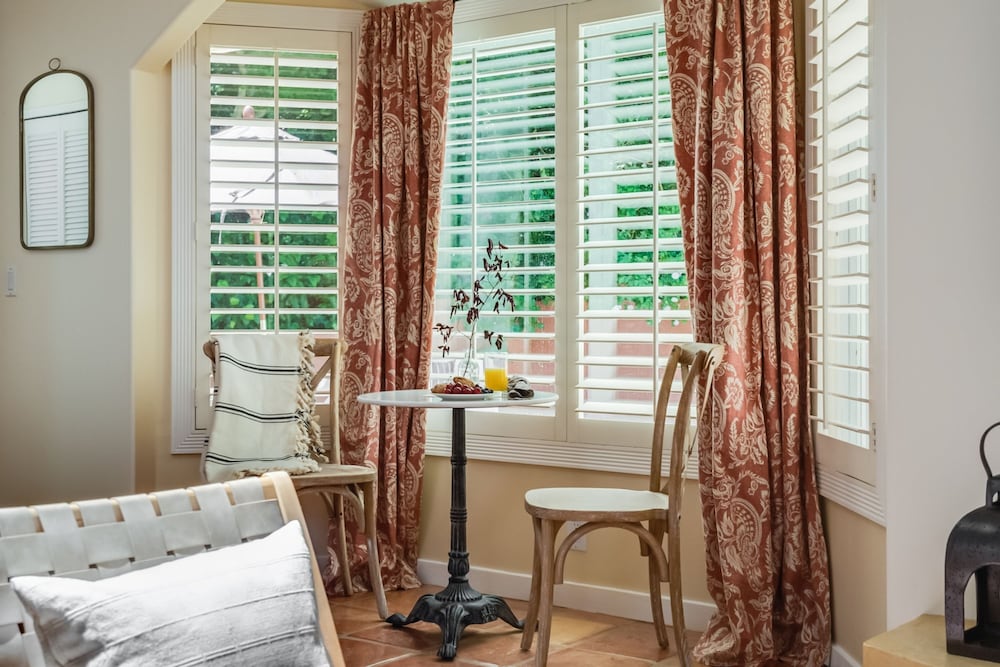 Le n by Avantstay Private Breathtaking Character Cottage w Pool Hot Tub