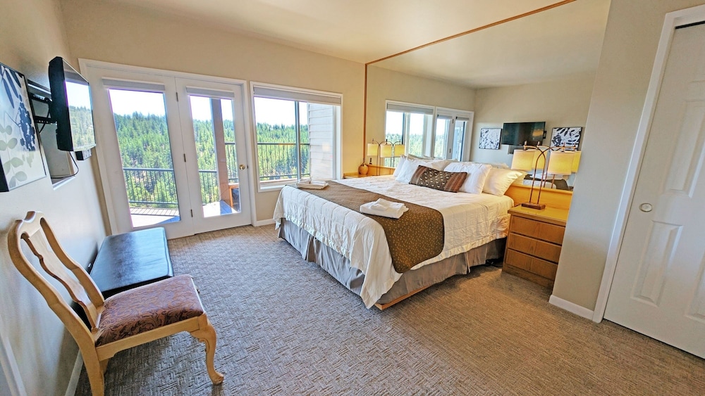 Mt Bachelor Village 328 2 Bedroom Condo